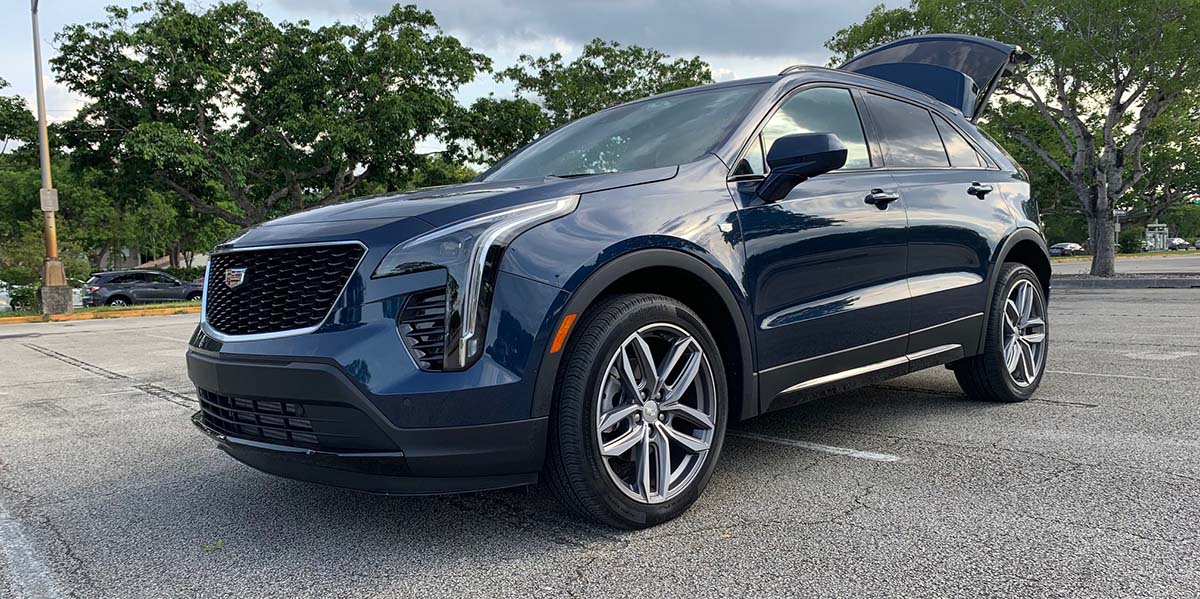 Cadillac XT4 AWD Sport del 2019, un SUV poderoso y ...